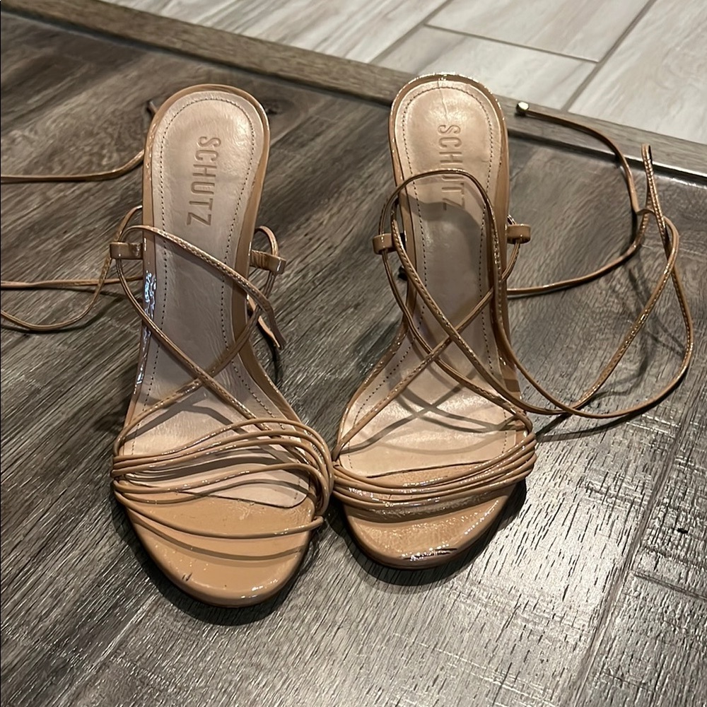 SCHUTZ Tan Strappy Heels Elegant Design